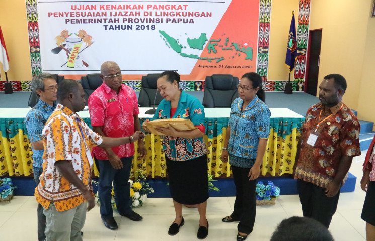 Pemprov Gelar Ujian Kenaikan Pangkat Penyesuaian Ijasah